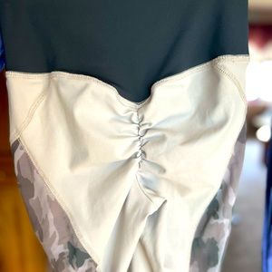 ABs2b limited edition gray w/camo mesh side panel legs Scrunch butt fits S or XS